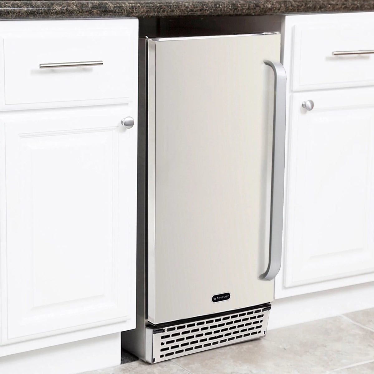 62 Can Lockable Stainless Steel Beverage Refrigerator H7790
