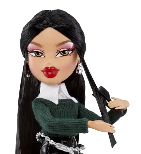 Jade Fashion Doll with 14 Accessories and Poster J2814