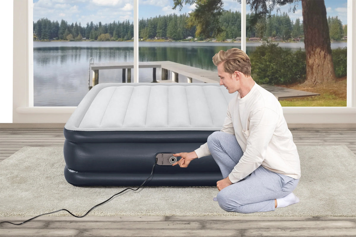 18 Tritech Air Mattress Queen with Built-in Pump K89413