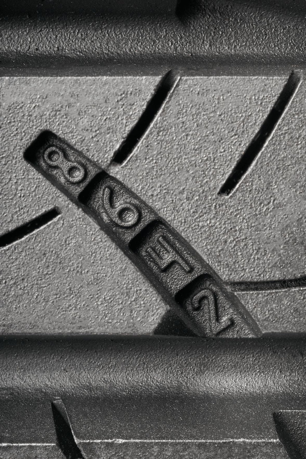 245/60R18 105H All-Season Tire Z16347