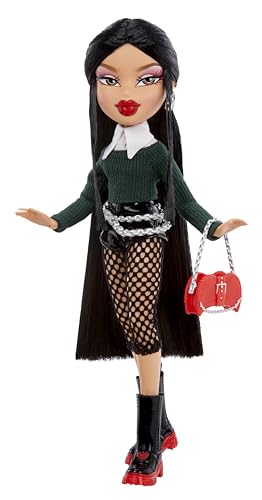 Jade Fashion Doll with 14 Accessories and Poster J2814