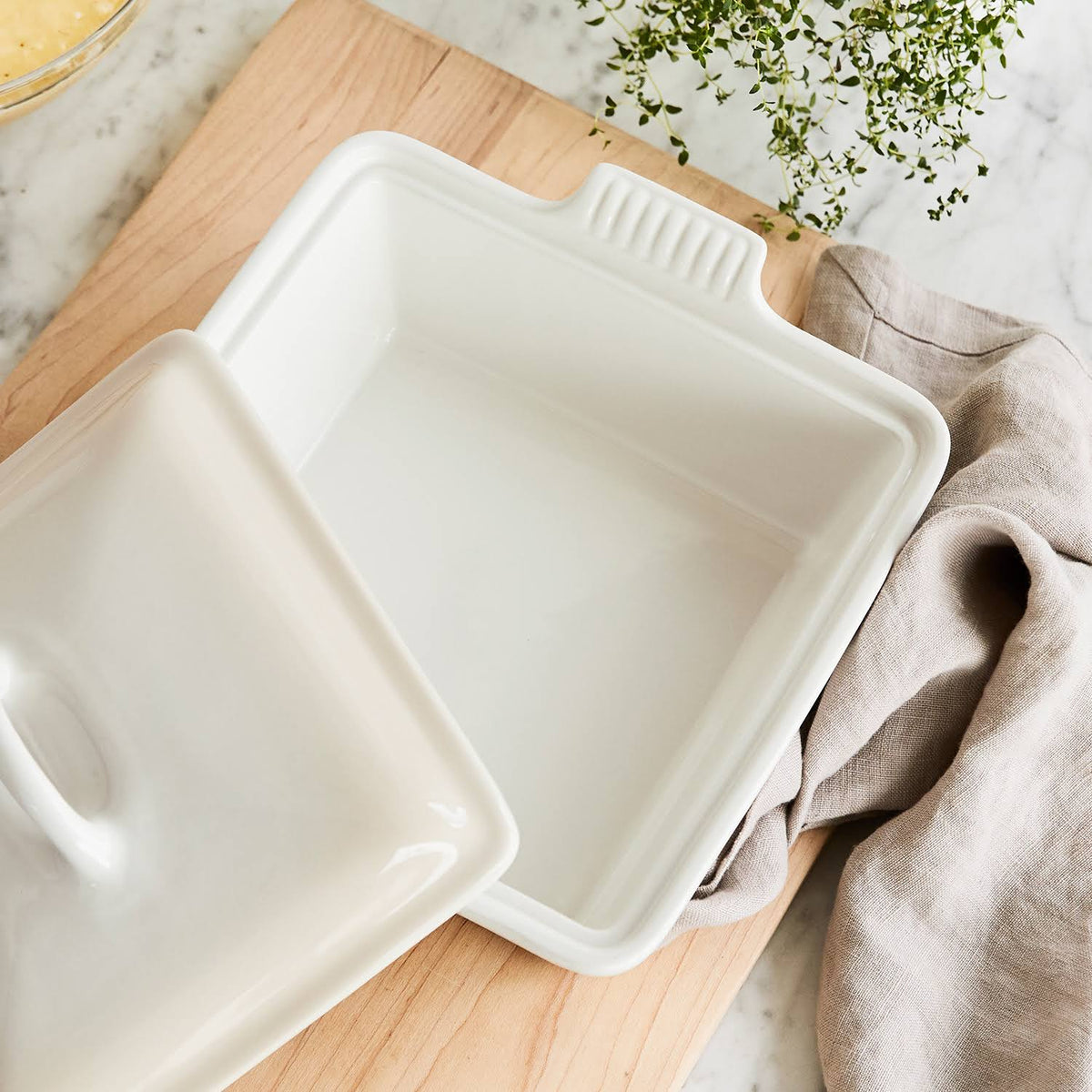 Square Covered Casserole Dish U349