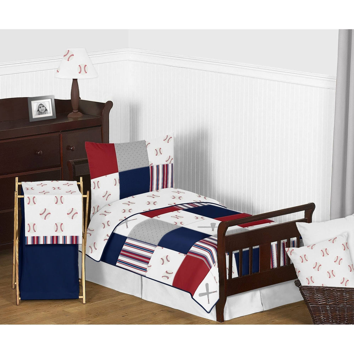 Red/White 5-Piece Toddler Bedding Set O77560