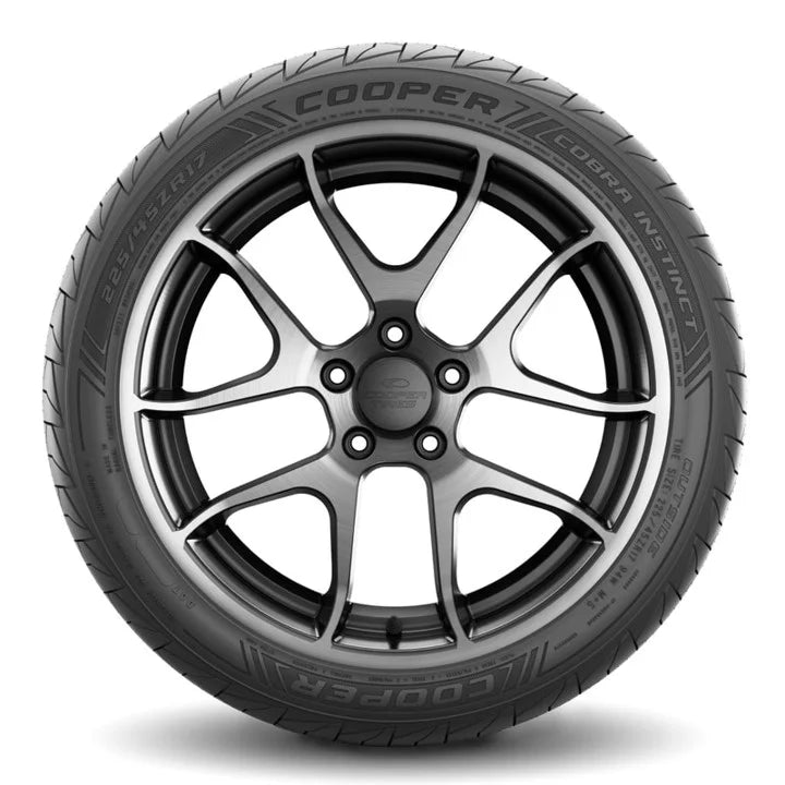 225/45ZR19 96W Performance Tire I70658